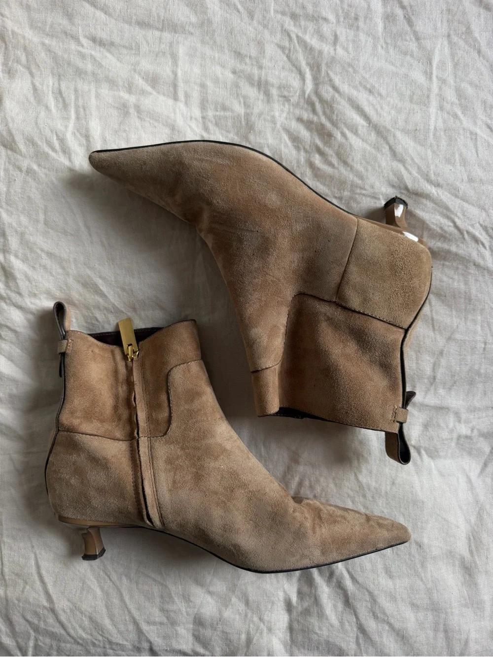 VINCE CAMUTO Suede Booties